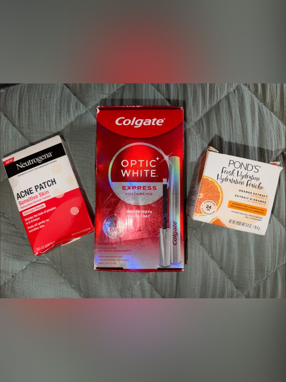 Glow Up Bundle! Colgate Pen, Ponds Vit C Moisturizer, Acne Patches RV:$37!